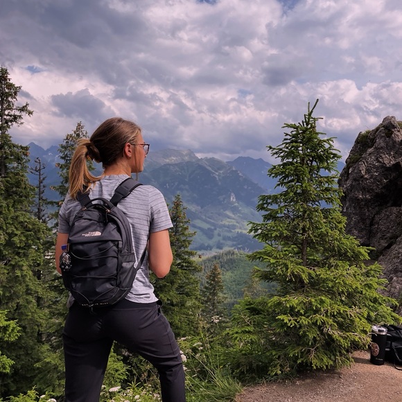 layadanelski